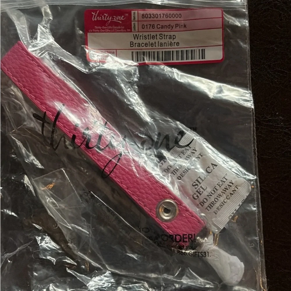 thirty-one Hot Pink Textured Wristlet Key Holder - Picture 3 of 3